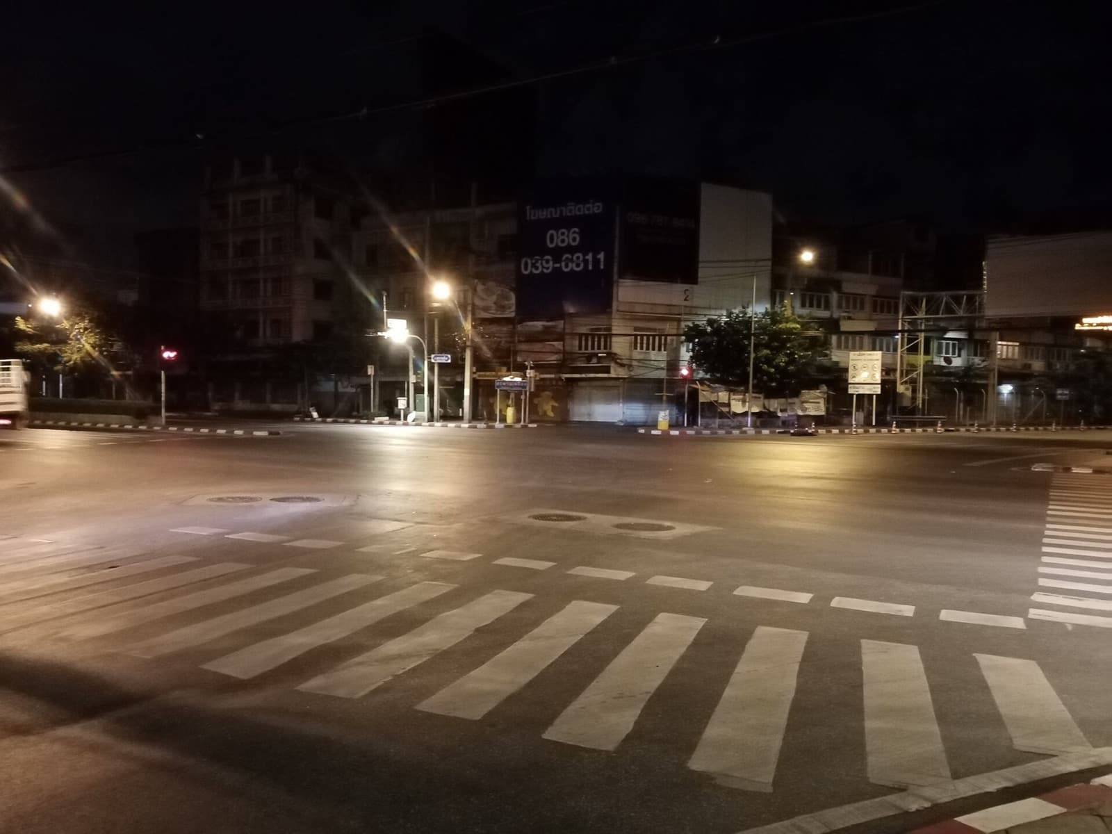 Saphan Lueang near the Banthat Thong route in Bangkok