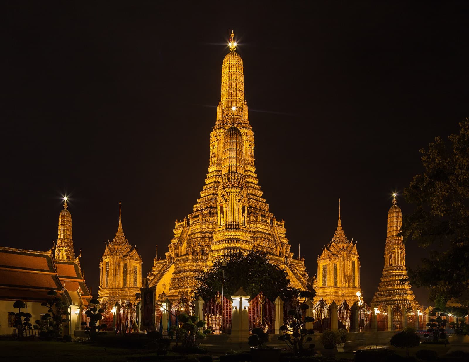 Wat Arun lit up at night in Bangkok